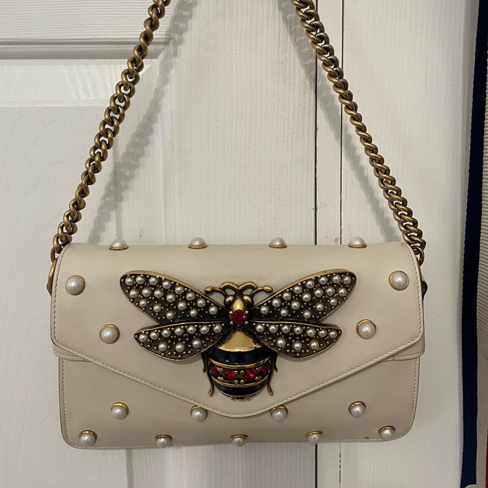This is an authentic GUCCI Pearl Studded Mini Queen Margaret Broadway bag